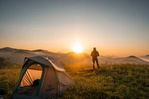 Sierra Mountain Center, LLC | Bishop, California | Hiking & Trekking