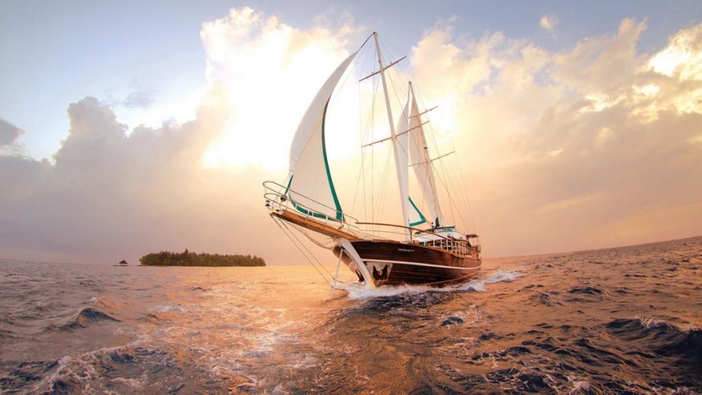 Pacific Yachting & Sailing