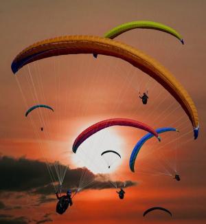 Hang Gliding & Paragliding in Udaipur, India