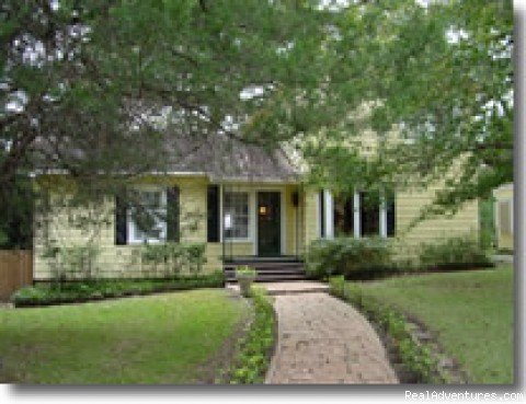 Beacon Hill B&B entry | Beacon Hill Guest House Bed and Breakfast | Seabrook, Texas  | Bed & Breakfasts | Image #1/2 | 