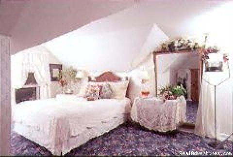 Nightingale Suite bedroom