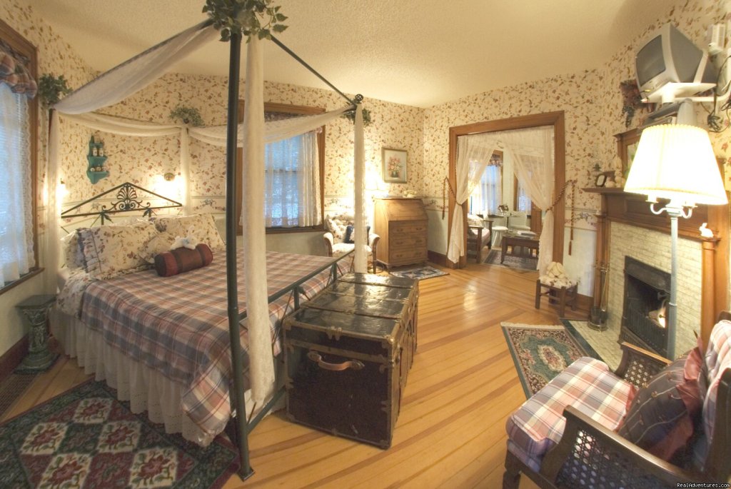 Affordable Luxury is our motto | Holden House Victorian 1902 Bed & Breakfast Inn | Image #2/5 | 