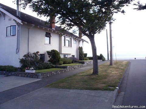 Photo #6 | A Sea Rose Bed and Breakfast | Image #5/7 | 