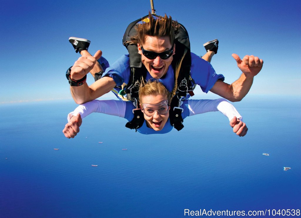The wildest blue yonder you'll ever know | 14,000ft Tandem Beach Skydive Sydney | Image #3/5 | 