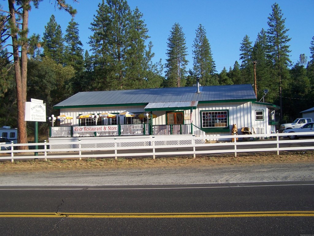 Restaurant & Store | Yosemite Ridge Resort, Cabin Rentals and RV Sites | Image #4/6 | 