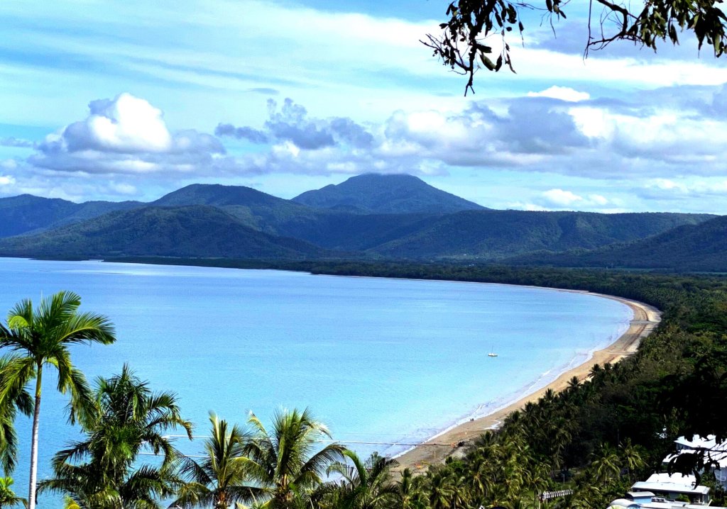 Four Mile Beach | Lychee Tree Holiday Apartments, Port Douglas | Image #4/4 | 
