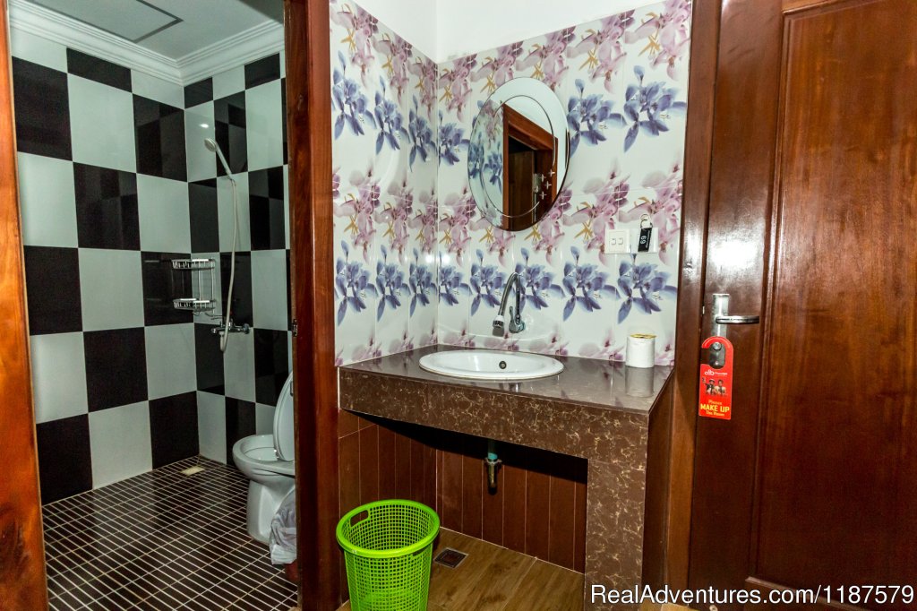 Bathroom | Jasmine Lodge | Image #6/7 | 