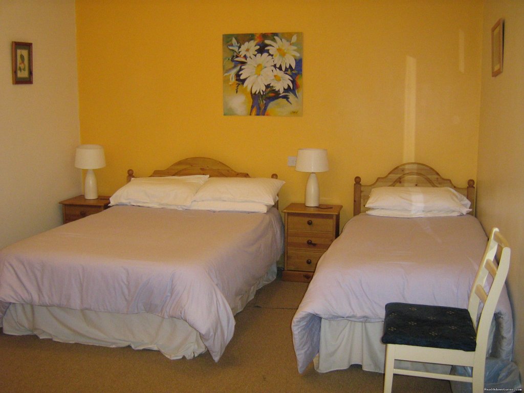 room 1 double/single | Ash Cottage for historic,sporting or shopping. | Image #3/9 | 