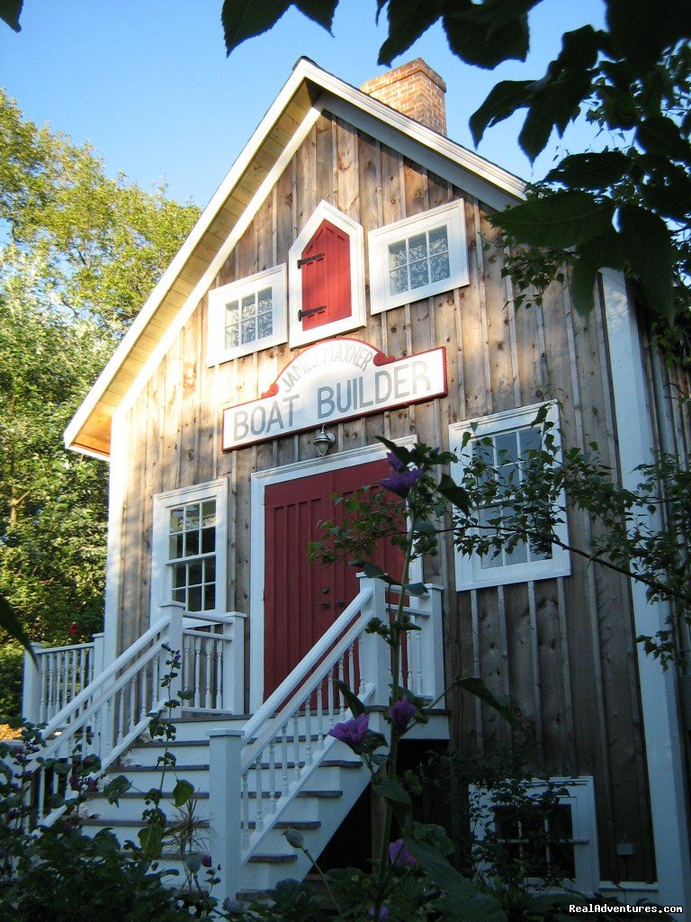 Boatbuilder's Cottage, Lunenburg, Nova Scotia | Boatbuilder's Cottage - in Historic Lunenburg | Image #2/22 | 