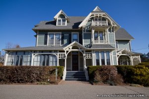 Victoria's Historic Inn and Carriage House B&B | Wolfville, Nova Scotia | Bed & Breakfasts
