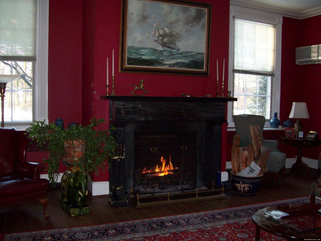 Airville Library | Airville Plantation | Gloucester, Virginia  | Bed & Breakfasts | Image #1/3 | 