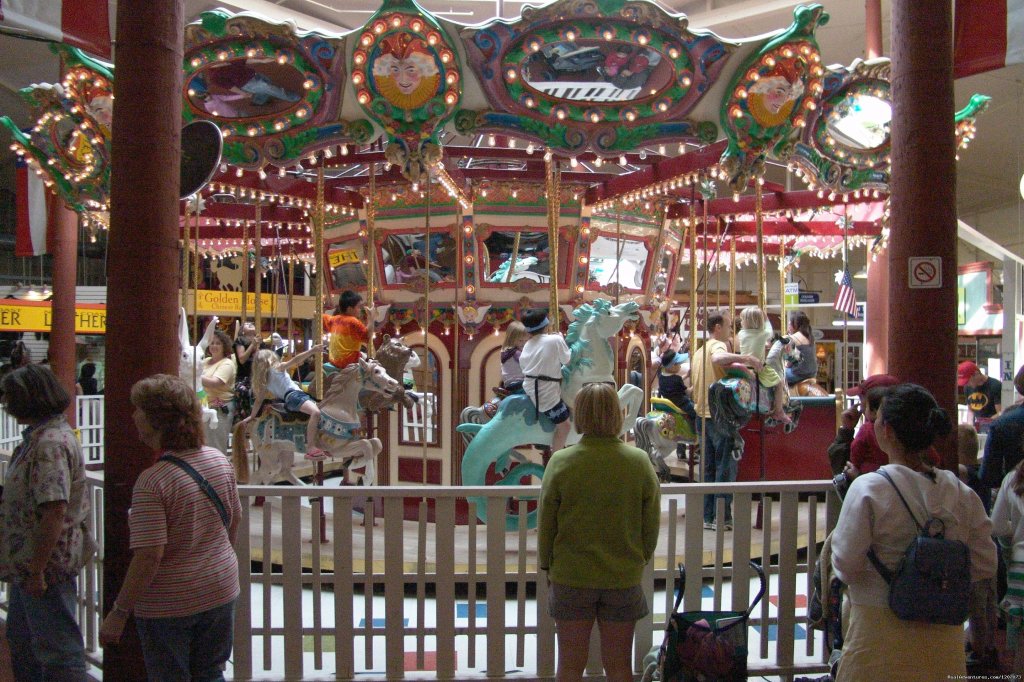 Seaside Carousel Mall | Seaside Visitors Bureau | Image #9/20 | 