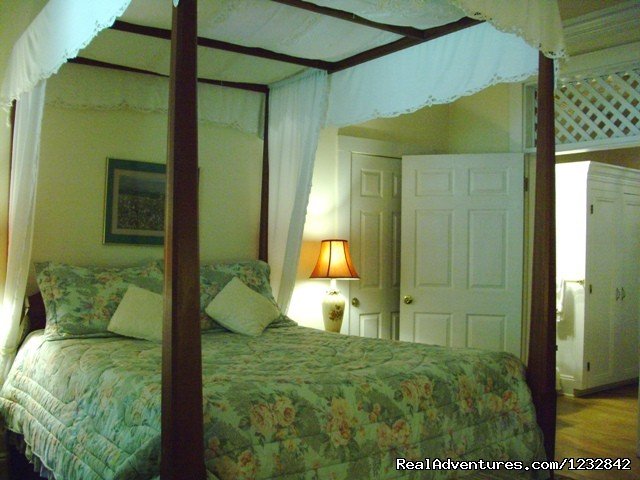 Guest Quarters 2 - $145 | Corners Mansion Inn  A Romantic Getaway | Image #9/19 | 