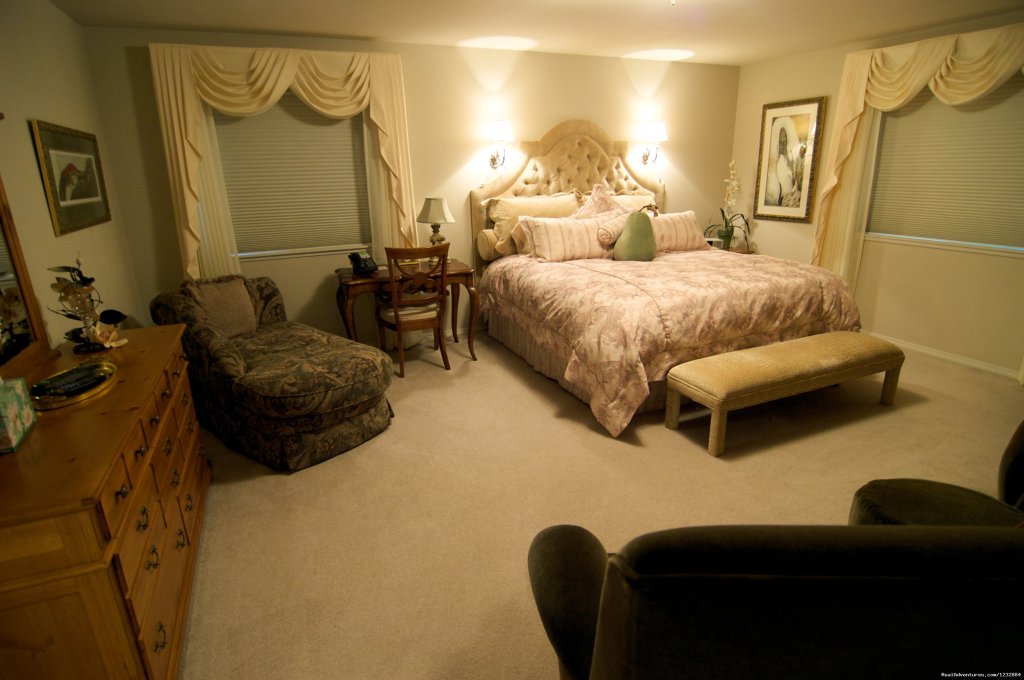 Master Suite/McKinley Home | Elegant Lakefront Vacation Rental | Image #3/10 | 