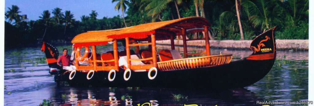 Backwater Cruise in Shikkara | Explore The Real Kerala Family Experience | Image #8/11 | 