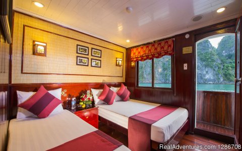 Deluxe triple cabin with seaview