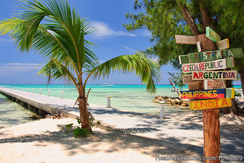 Rum Point | Cayman Breeze Luxury Beachfront Condo at Rum Point | Image #13/20 | 