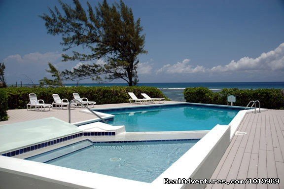 North Pointe Cayman Breeze Pool | Cayman Breeze Luxury Beachfront Condo at Rum Point | Image #2/20 | 
