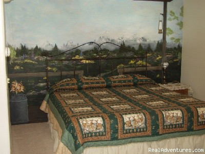 Enjoy Idaho's Beauty at BlackSmith Inn: wildflower room
