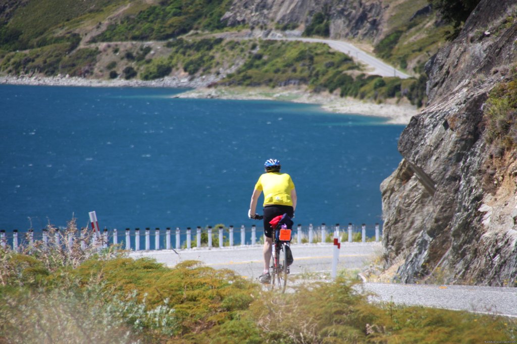 Lake Wanaka, South Island | Pedaltours Bicycle Adventures | Image #14/18 | 