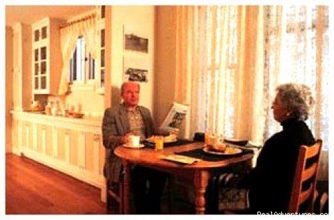 Breakfast in the Linck House | Alaska's Historic Fairbanks Exploration Inn | Image #2/3 | 