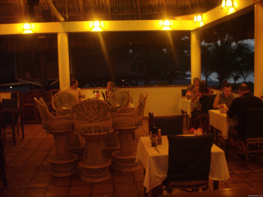 Night in the Green Parrot Restaurant | Green Parrot Beach Houses & Resort | Image #20/24 | 