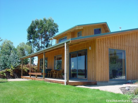 Nelson Coastal Barnstay: Wheki Cottage