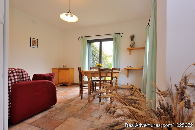 Self catering apartment in villa with pool jacuzzi: Photo