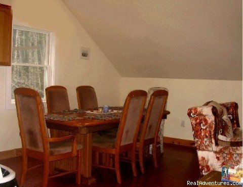 Dining Area (Large Oak Table: Seats 6)