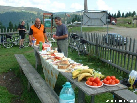 Is time for picnic lunch | Discover ROMANIA by bike | Image #4/10 | 