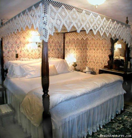 Israel Munson Room | White Rocks Inn Romantic Country Retreat | Image #2/13 | 