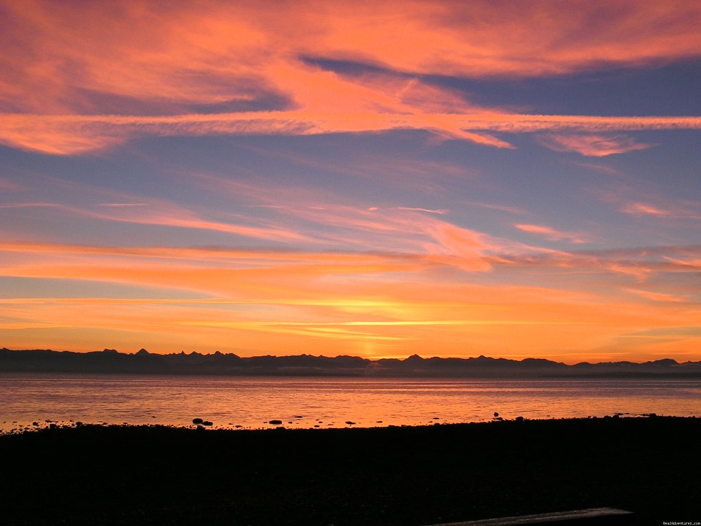 Sunset in Johnstone Strait | Best Sea Kayaking Adventures on Vancouver Island | Image #4/15 | 