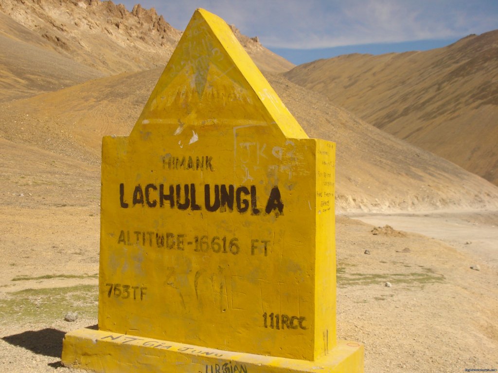 Lachung-la | Motor Cycle Tours to India , Nepal - 2012 & 2013 | Image #9/14 | 
