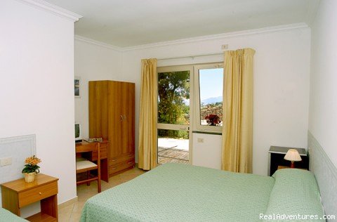 Photo #2 | Alle Ginestre Capri  Bed And Breakfast | Image #2/12 | 