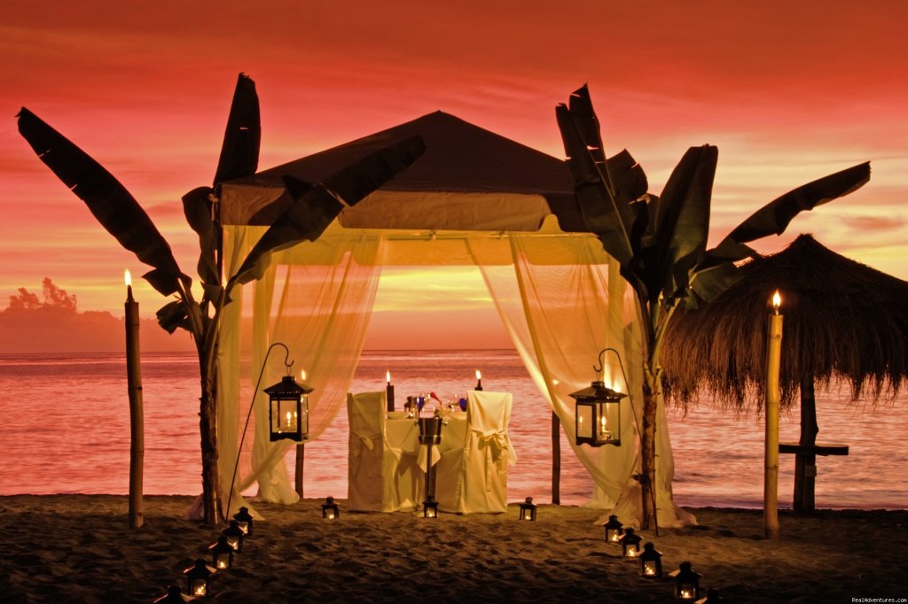 Private beach dinner at ANSE CHASTANET | St.Lucia's Romantic Honeymoon Adventure Hideaway | Image #12/22 | 