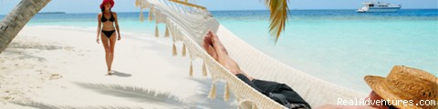 Maldives: resort beach