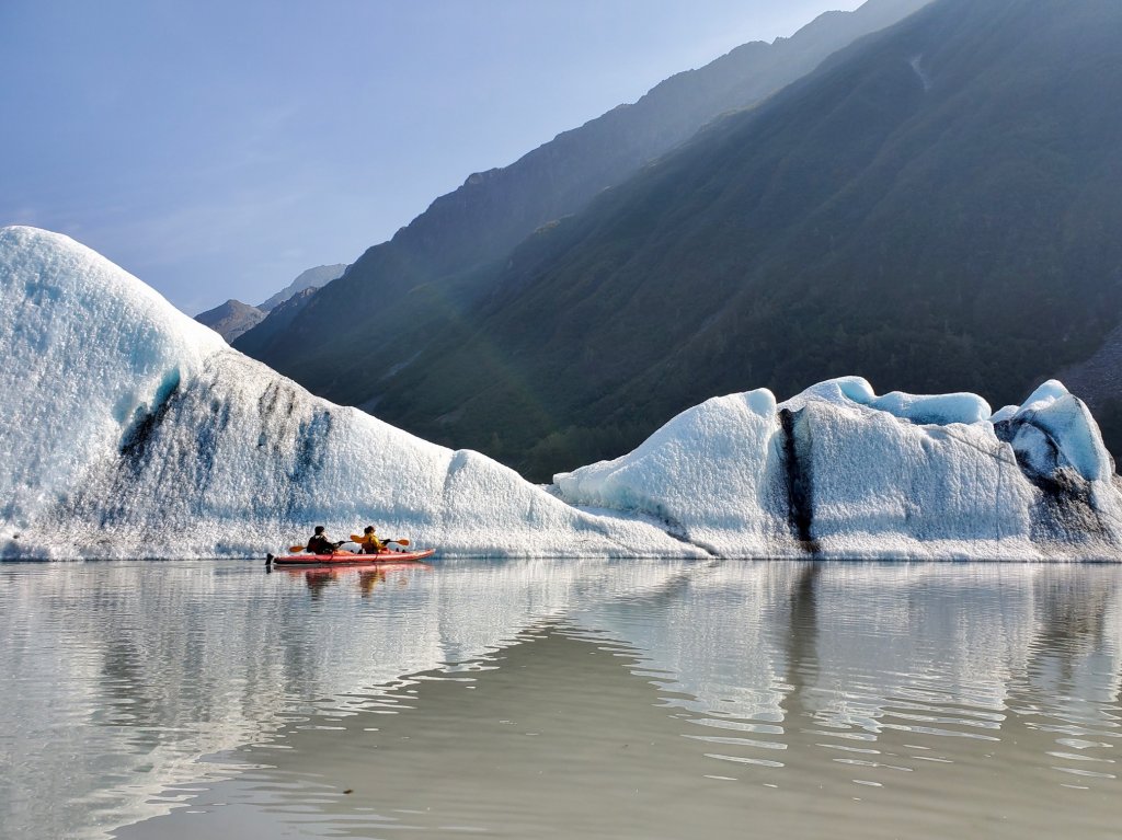 Paddle Valdez Glacier Lake | Prince William Sound Sea Kayaking and Hiking Tours | Image #13/13 | 