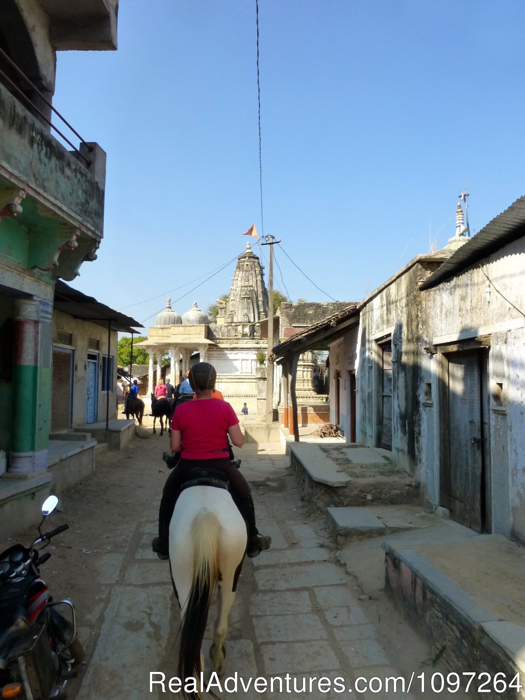 Riding through a village | Horsebacksafaris on Marwari Horses in Rajasthan | Image #19/26 | 