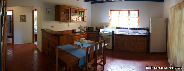 Jemas Guesthouse,3 bedroom house and 1 apartment: bath