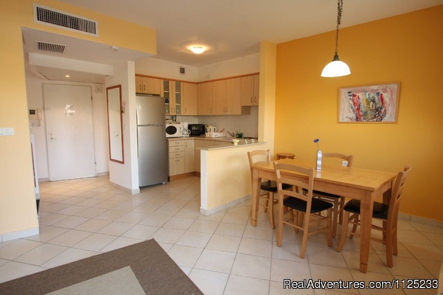 Israel Vacation Homes: Dining room area