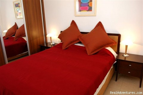 Israel Vacation Homes: One queen size bed