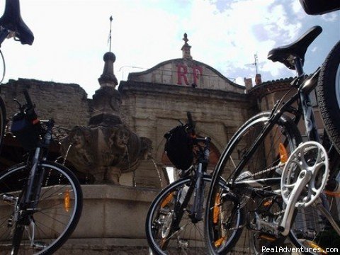 Bikes ready to discover | Luxury tours to France, Spain, Ireland and Morocco | Image #4/5 | 