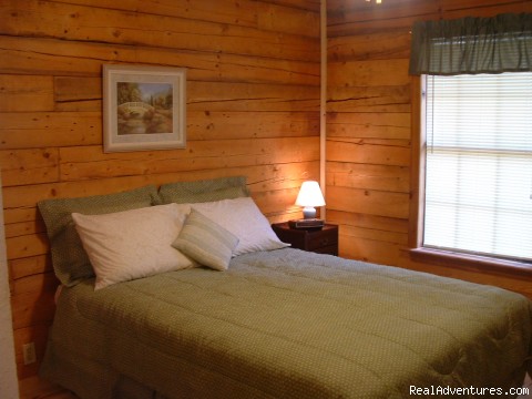 Secluded Cabin Rental - Beavers Bend / Broken Bow: Chillin' Cabin Rental - Bedroom #1