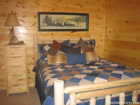 Luxury Cabin, FREE Night, Firepit, Mtn Views, NEW: Cowboy room with queen log bed.