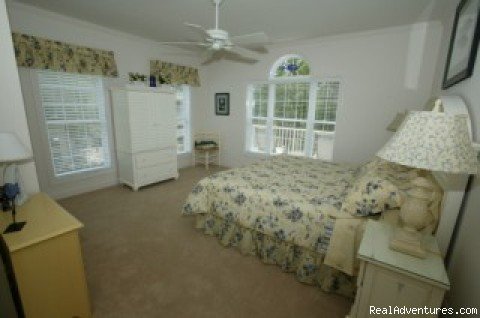 Master bedroom, with bath | Secluded Suwannee River Retreat | Image #6/11 | 