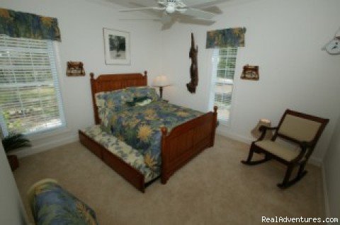 Bedroom 3, with double bed and trundle bed | Secluded Suwannee River Retreat | Image #8/11 | 