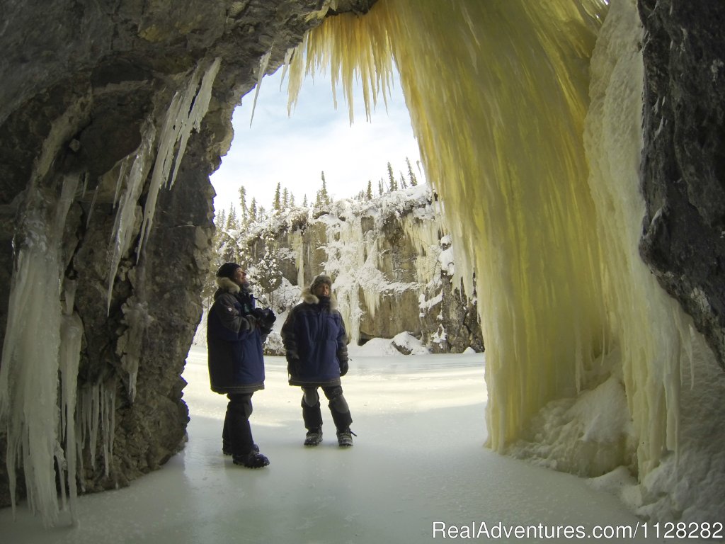 Explore the frozen north | Alaska Brooks Range Dog Sledding Tours | Image #8/14 | 