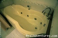 Hanoi Elegance 2 - A Boutique chain hotel in Hanoi: Hotel bathroom - Jacuzzi