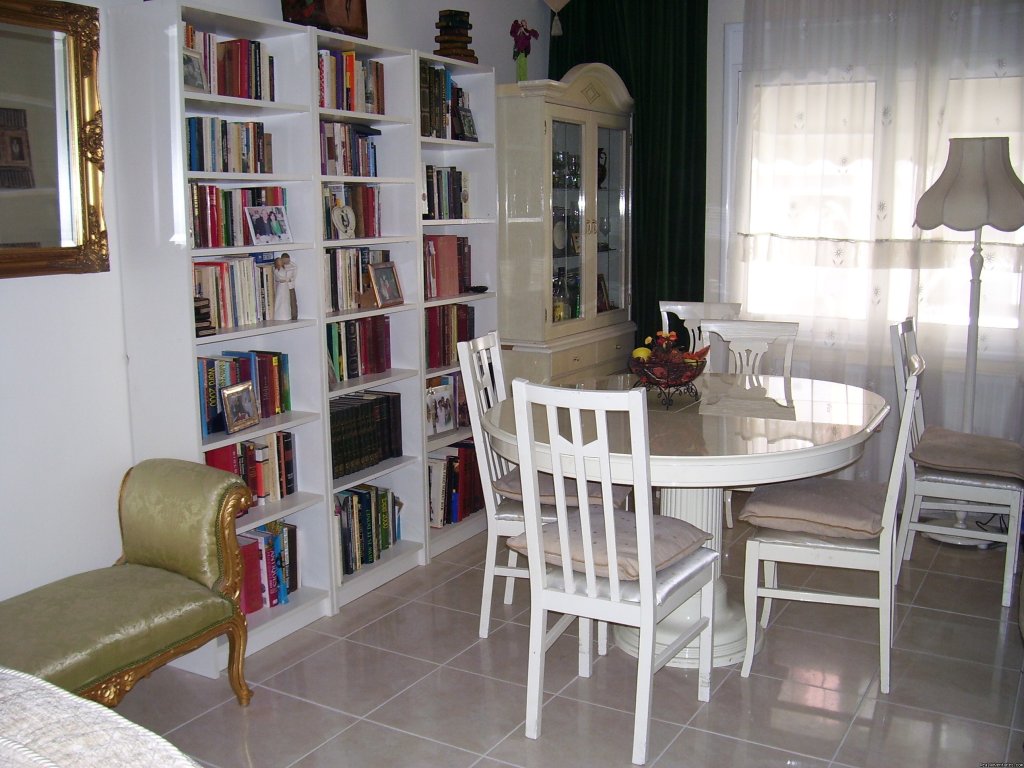 100_0210 | Rooms to rent in family house | Image #3/5 | 