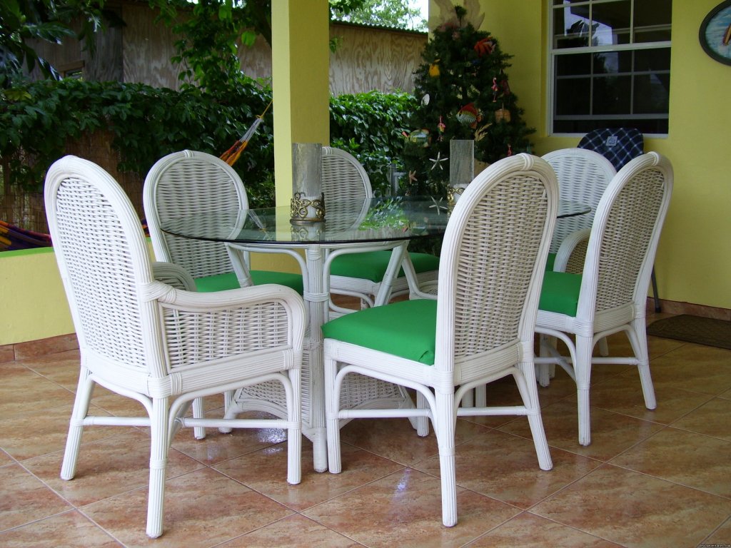Outdoor Dining | Affordable & Spacious Villa Sol 2 Blocks to Beach | Image #5/5 | 